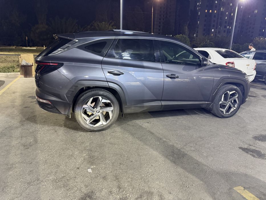 Автомобил хундай туксон