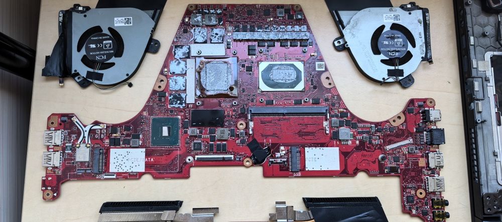 Piese / Dezmembrez ASUS ROG Zephyrus S GX502GV_i7-9750H_RTX_15.6"240HZ