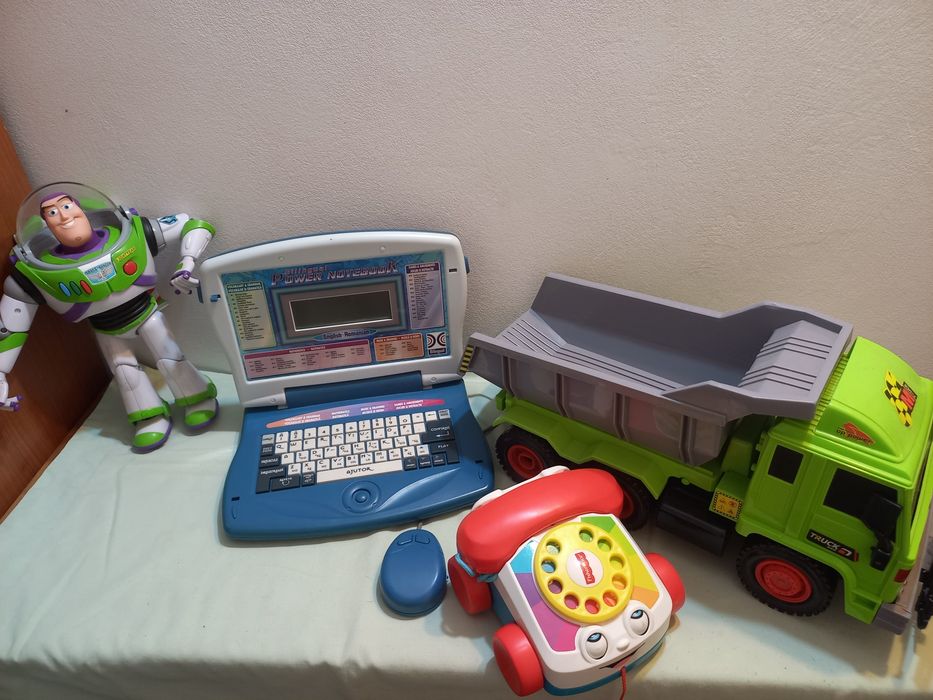 Jucarii carti diverse copii