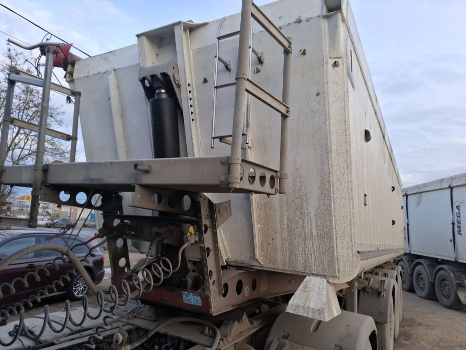 Semiremorca basculabila schmitz