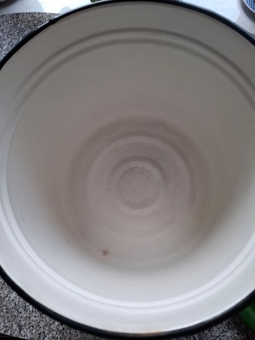 Кастрюля эмалированная