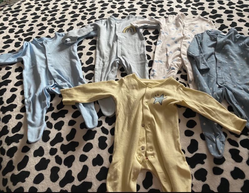 Salopete pentru bebeluși