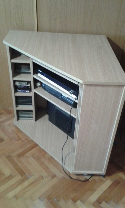 Ъглов ТВ шкаф/музикален шкаф