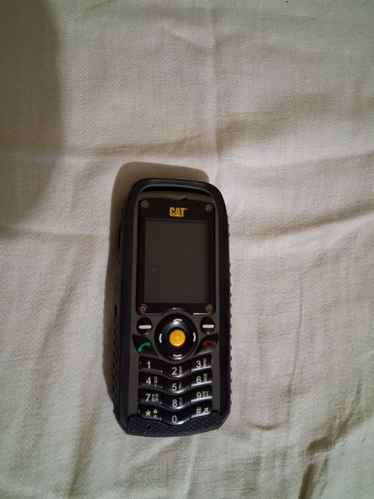 Продавам телефон CAT B 25