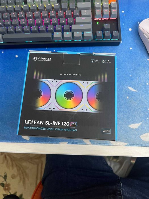 Lian Li Uni Fan SL-INF120 3-White RGB  комплект с контролером