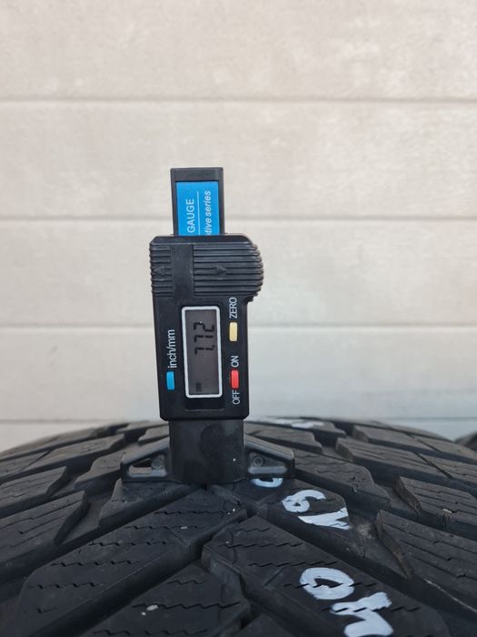 Всесезонни гуми 2 броя NOKIAN WeatherProof 255 40 R19 дот 3718