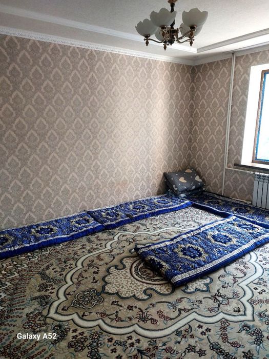 Ijaraga beriladi oilaga va 3 ta qizlarga 1 xonali