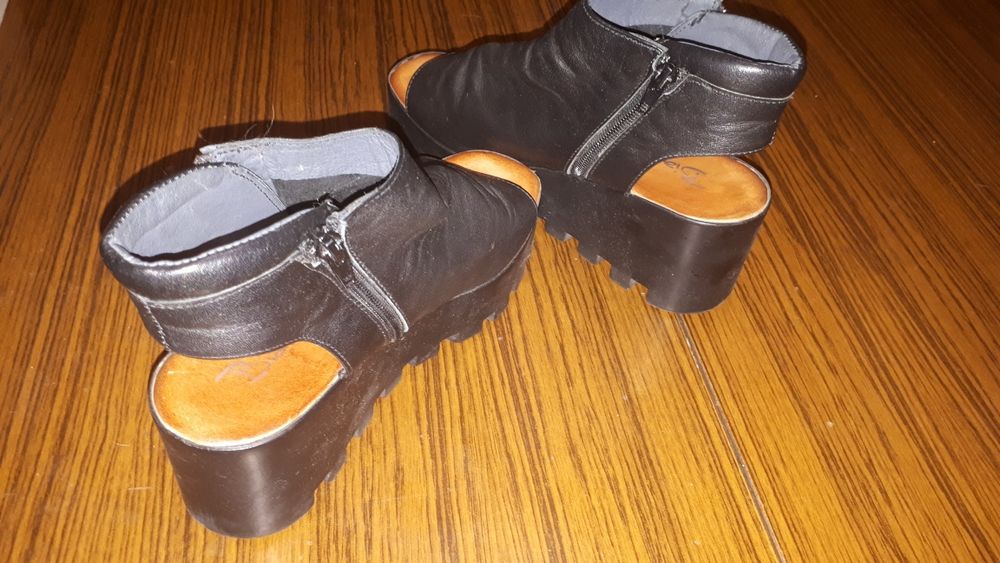 Черни дамски боти-сандали от естествена кожа