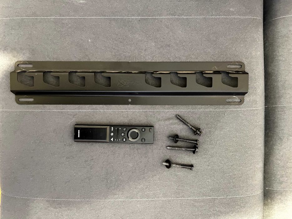 Smart TV Samsung 4K 108cm - Pachet Complet + Accesorii Montare Perete