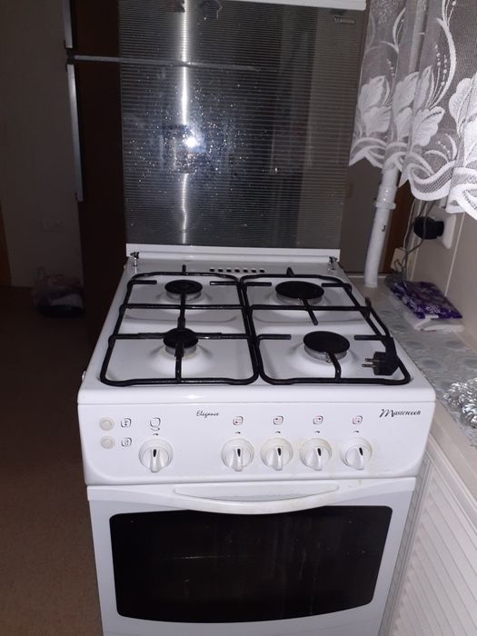 Продаю газовую плиту Mastercook