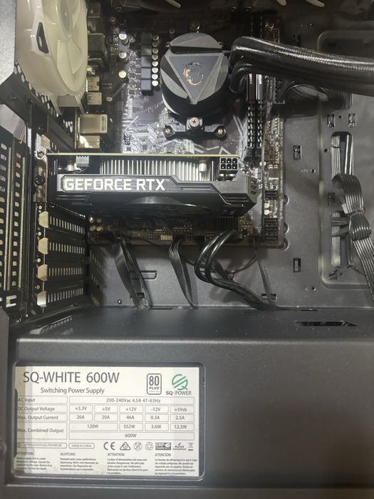 Se vinde PC GAMING , RTX 3050 cu Ryzen 7 5700x