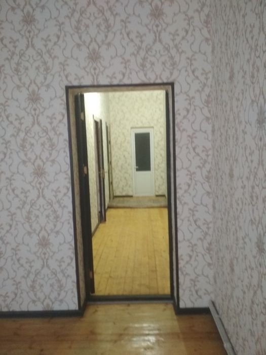 Nur to'yxonasi yonida 6 sotix 1 sotix zaxvat joyi bor hovli sotiladi