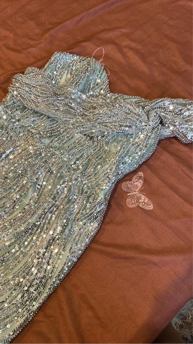 Vand rochie facuta pe comanda