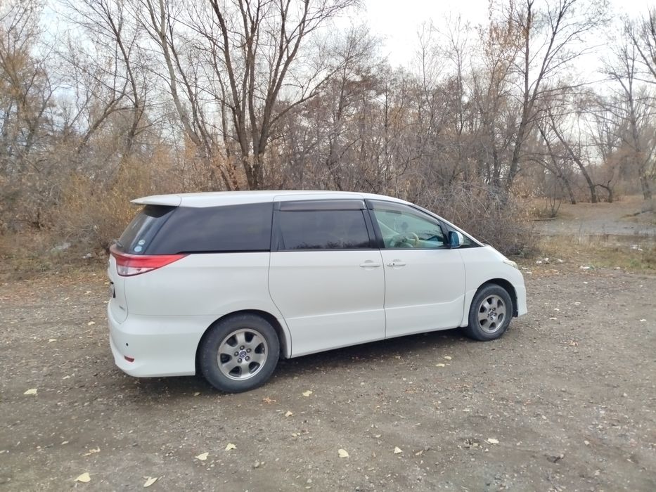 Продам Тоиота Эстима 2010