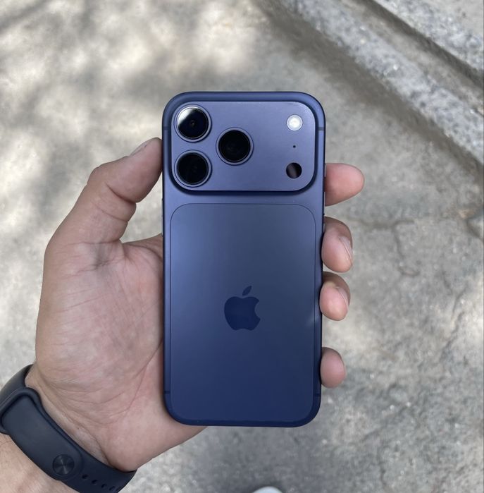 Продам iPhone 17 pro почти новый