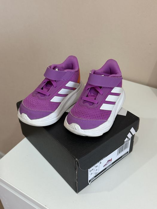 Кроссовки adidas 21