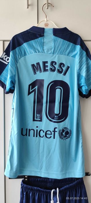 Детски футболен екип