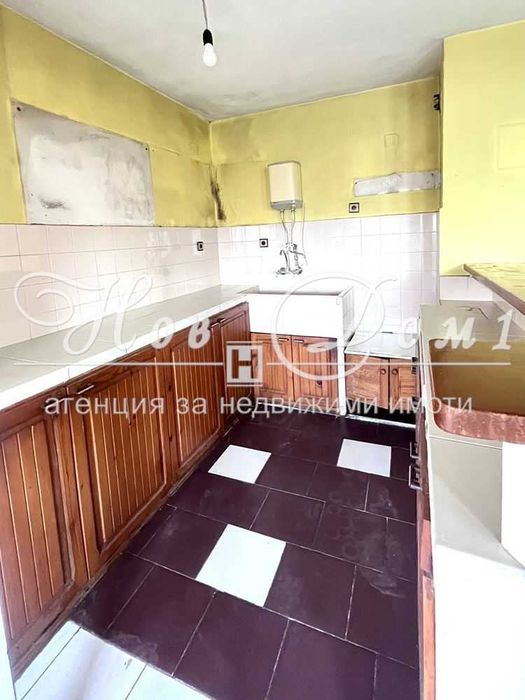 Продава се Четиристаен апартамент в Варна, Нептун - 110 кв.м за 2082 €/кв.м - Снимка #1