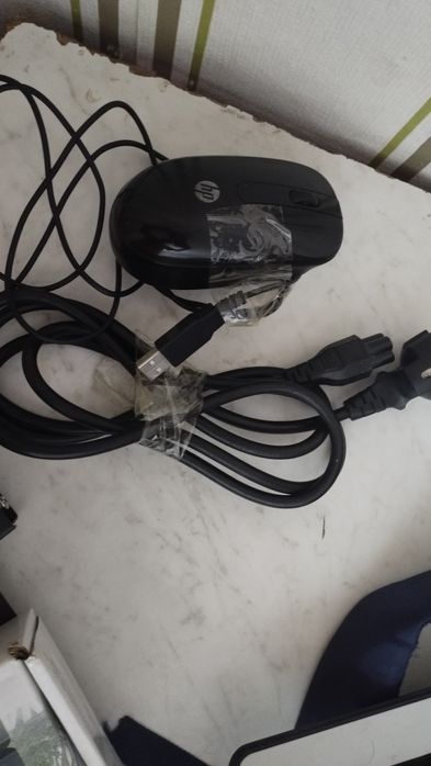 Компьютер жұмысын істеп тұр