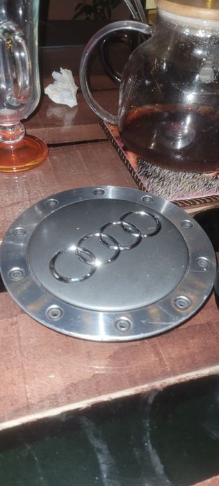 Продам оригинальный колпак