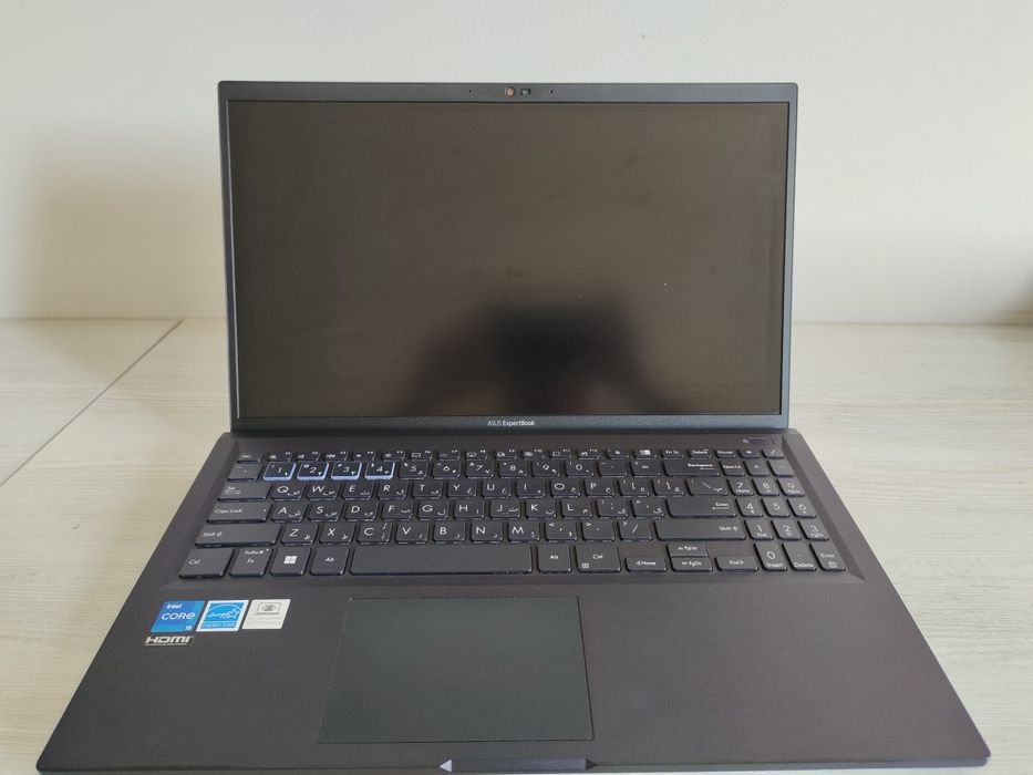 ASUS Expertbook holati ideal