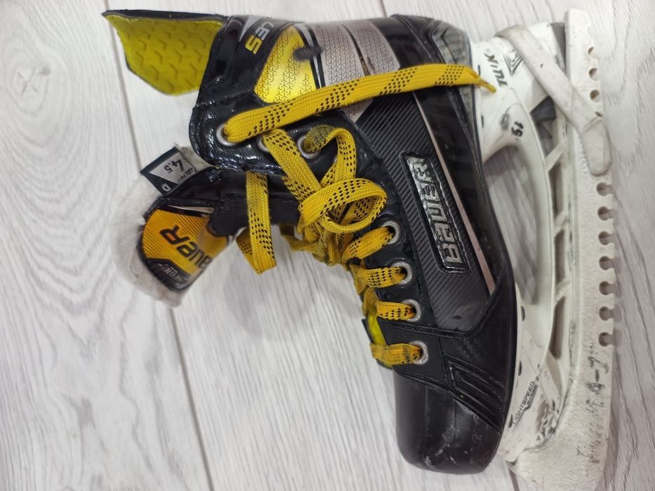 Продам хоккейные коньки