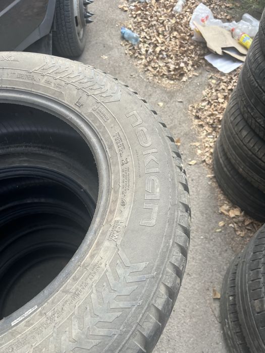 Шини зимние 265/60R18