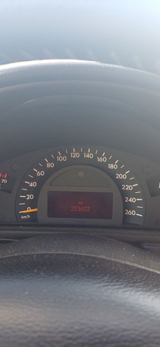 Mercedes-Benz C180