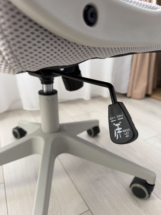 Birou + scaun ergonomic