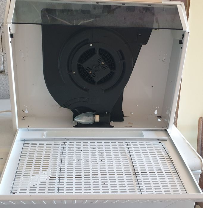 Продавам аспиратор за кухня марка Faber размери 60/ 48/ 15см