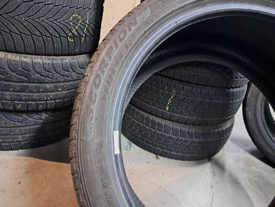 Anvelope second iarna 305 35 R21 Pirelli