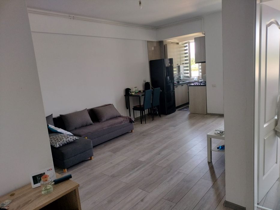 Vand apartament 2 camere tip studio
