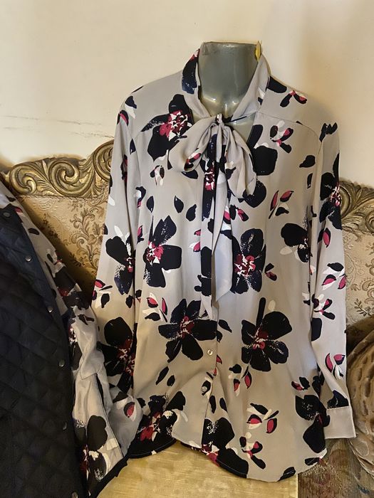 Дамски комплект от блуза и яке