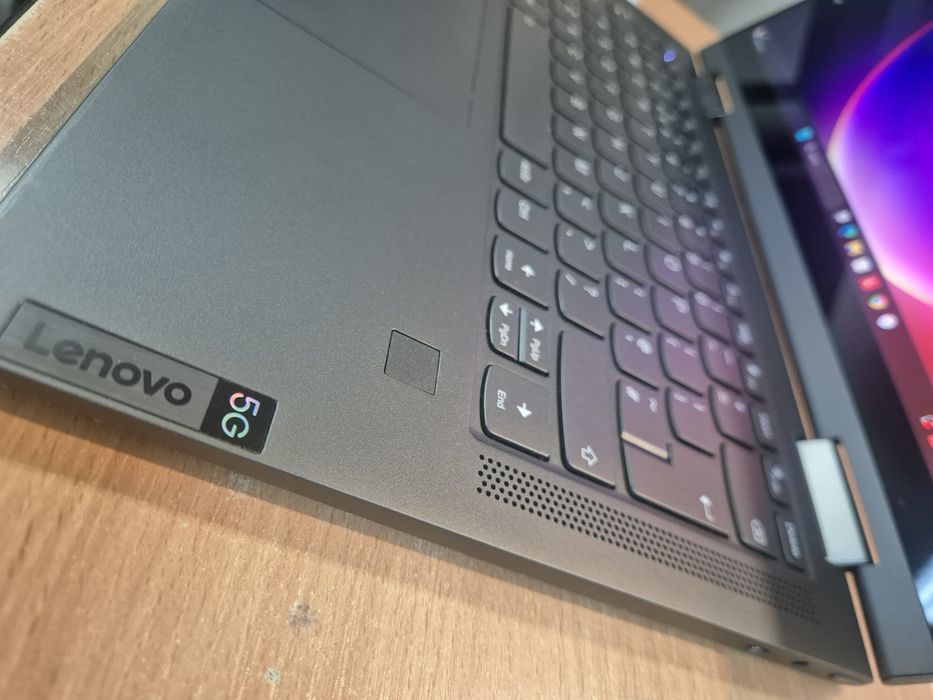 Lenovo Yoga 5G . 8gb RAM / 521gb ssd . Touch-screen, IMPECABIL !.21.