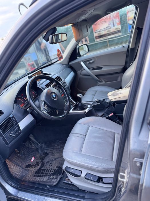 Se vinde BMW X3.