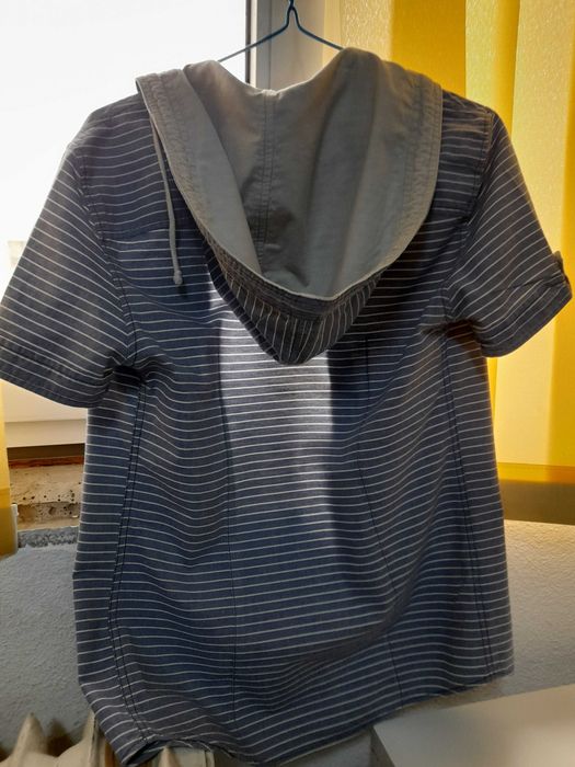 Camasa Bershka cu maneca scurta si gluga mas.S