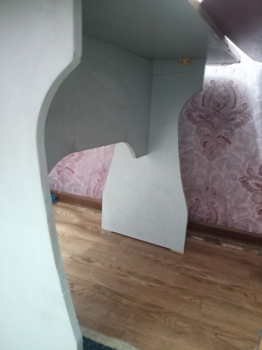 Продам обеденный стол