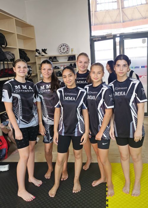 Cursuri de Kickboxing Kempo Grappling BJJ Karate MMA