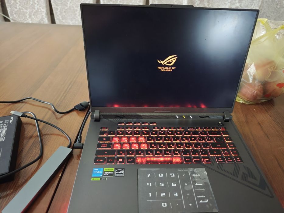 Игровой ноутбук Asus ROG STRIX