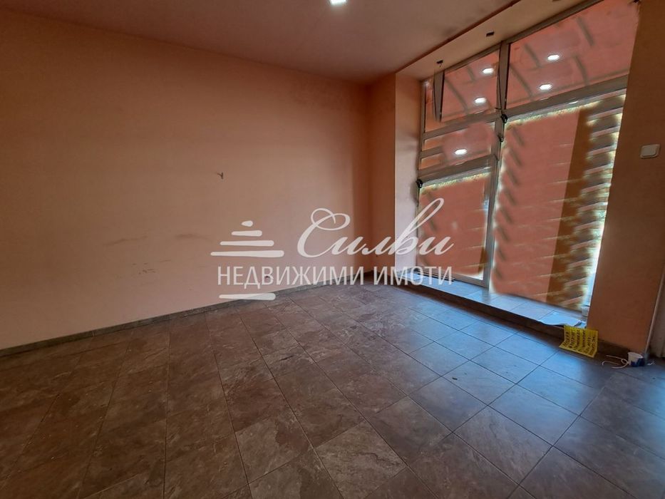 Дава се под наем Магазин в Шумен, Военно училище - 27 кв.м за 255 € - Снимка #2