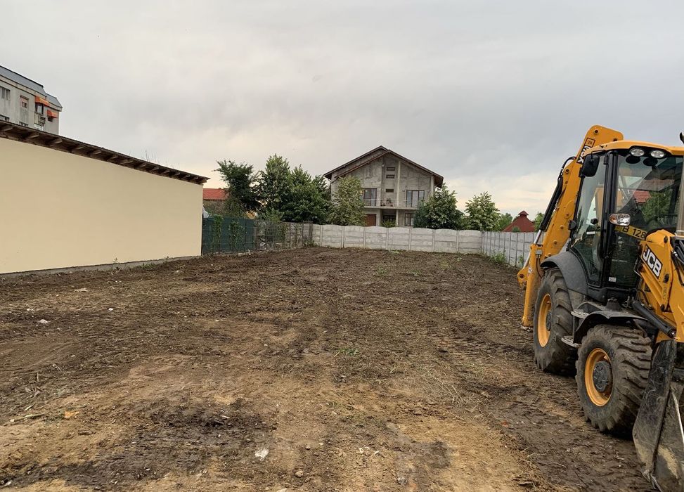 Vând teren Gaesti in centru