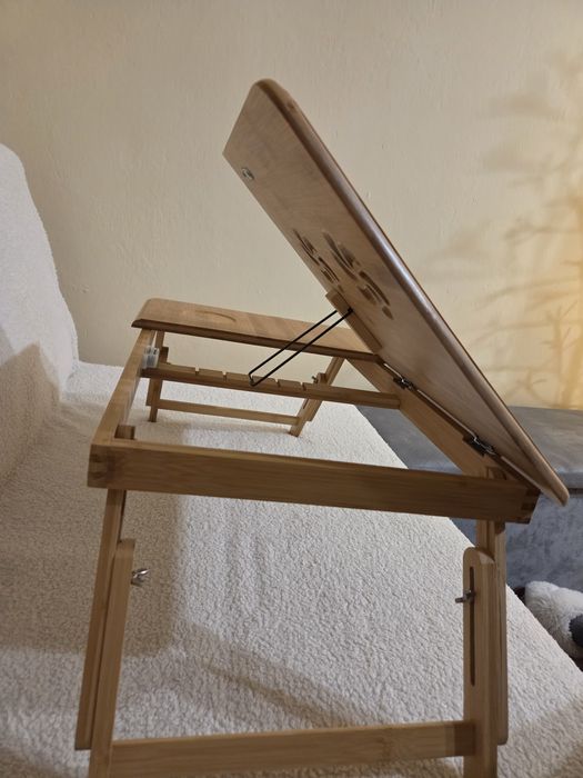 Поставка за  лаптоп