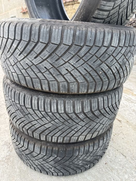 225/40/18 Continental  AllSeason Contact 2 DOT4124