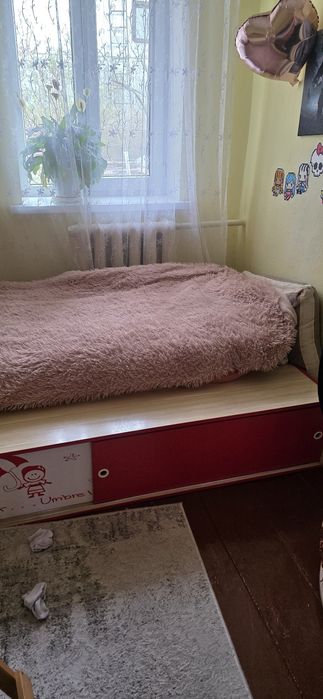 Продам кровать для девочки подростка