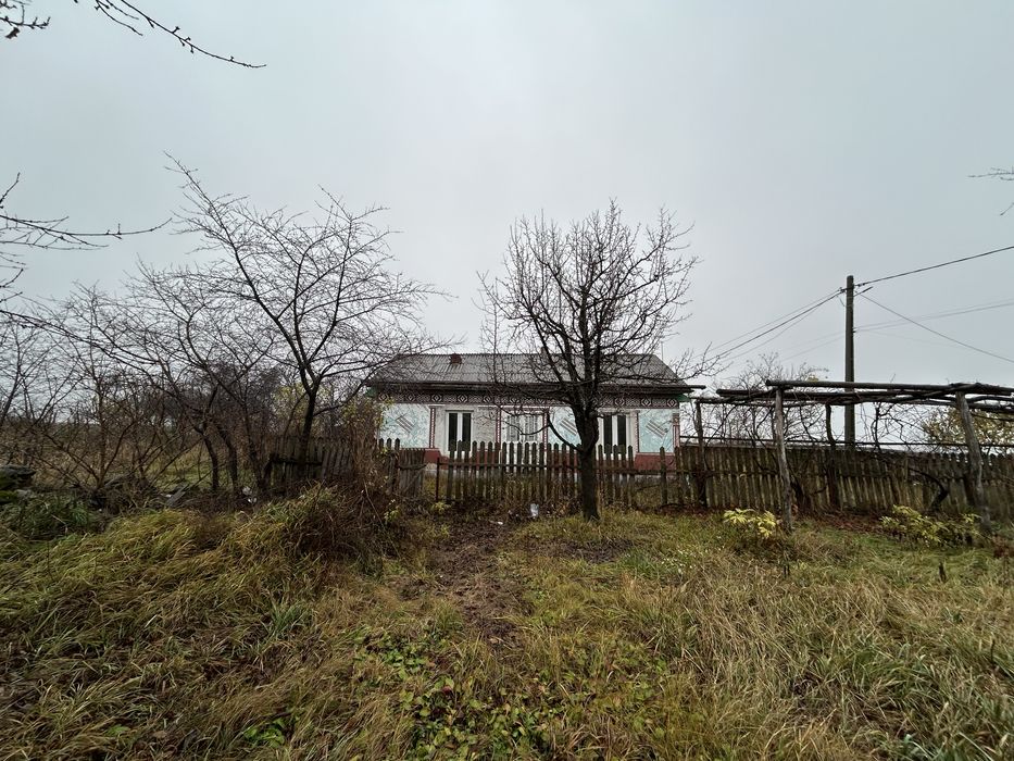Teren+casa batraneasca