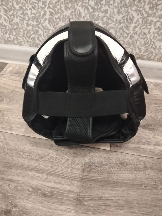 Продаю шлем для единоборств