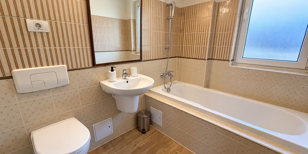 Proprietar – Apartament 2 camere decomandat, 61 mp, curte cu loc de parcare, Dr. Pius Brânzeu