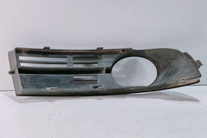 Grila proiector stanga 1T0853665A Volkswagen VW Touran prima generati