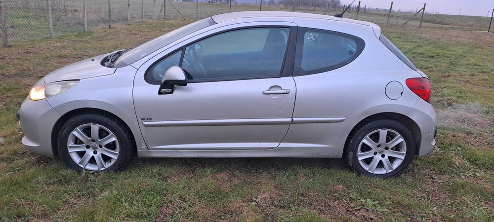 Peugeot 207 1.6 HDI 90к.с