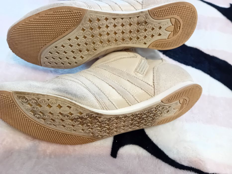 Адидас 38-39 номер-естествена кожа